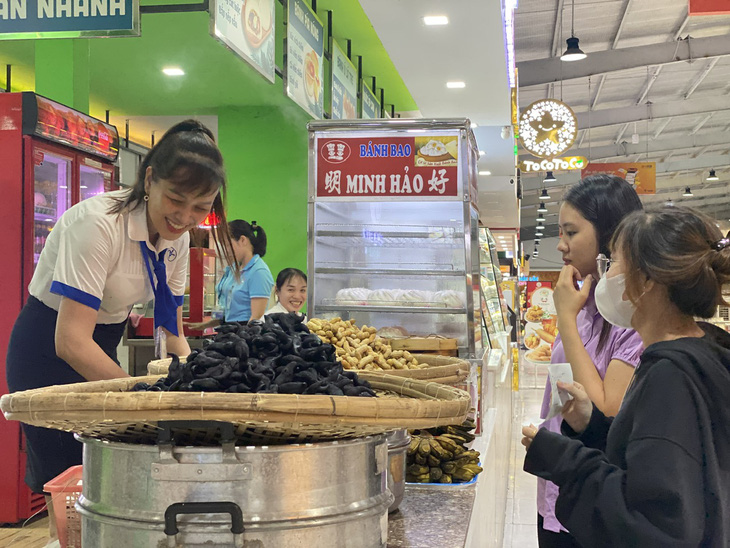 Trên chuyến hành trình về quê hay đi công tác việc có những trạm dừng chân chất lượng, nhân viên phục vụ tận tâm là sự mong mỏi của nhiều người - Ảnh: V.B