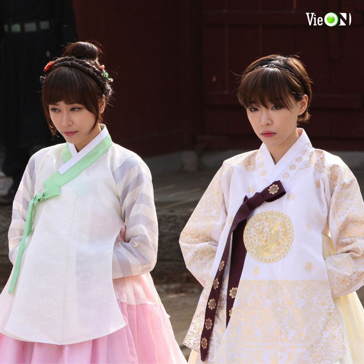 'Cười nội thương' với 8 phim điện ảnh xứ Hàn: YoonA (SNSD) “số hưởng” cặp kè Hyun Bin đến Jo Ju (P2) - Ảnh 3.