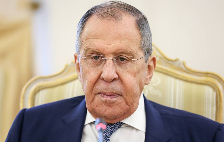 Đại diện EU nói Ngoại trưởng Nga Sergei Lavrov phản ứng gắt khi được đề nghị rút quân khỏi Ukraine - Ảnh: TASS
