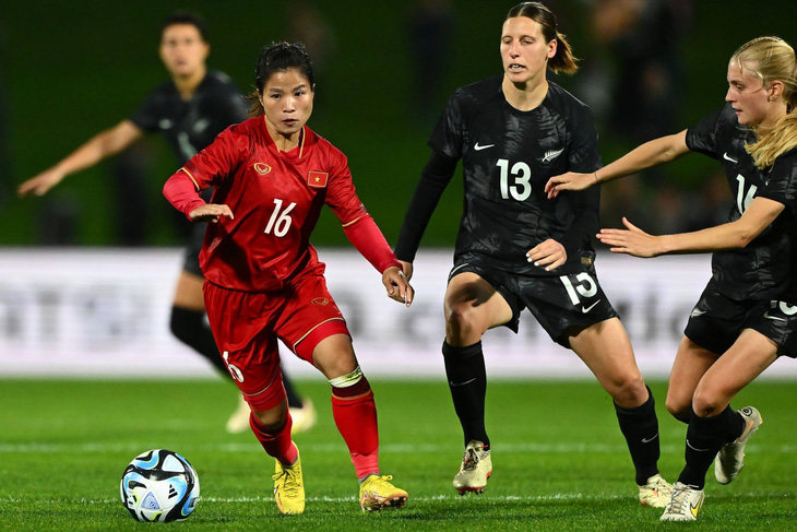 Tuyển nữ New Zealand (áo đen) trong trận gặp tuyển nữ Việt Nam cách đây ít ngày - Ảnh: GETTY
