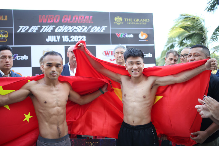 Sẳm Minh Phát (phải) gặp tay đấm số 1 Trung Quốc ở hạng cân minimumweight Dian Xing Zhu - Ảnh: WBO GLOBAL