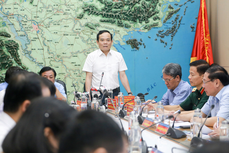 Phó thủ tướng Trần Lưu Quang lo ngại tâm lý chủ quan, mất cảnh giác trong ứng phó với bão vì có kinh nghiệm - Ảnh: C.TUỆ