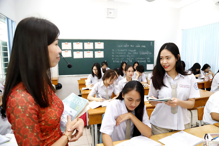 Một tiết học của cô trò lớp 12A5 Trường THPT Tân Phong, quận 7, TP.HCM - Ảnh: NHƯ HÙNG