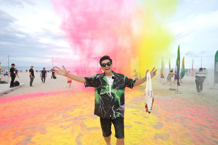 Hoà mình vào không gian rực rỡ sắc màu tại Huda Beach Carnival 2023 - Ảnh 2.