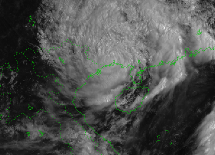 Ảnh mây vệ tinh bão số 1 lúc 9h sáng 18-7 - Ảnh: NCHMF