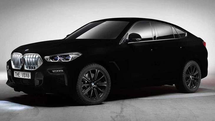 BMW X6 bên dưới màu sơn đen nhất thế giới khiến xe nhìn như vật thể 2D - Ảnh: BMW