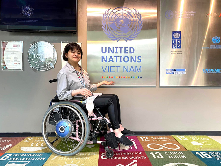 Chị Lưu Thị Hiếu là người khuyết tật thứ ba của Việt Nam làm việc trong tổ chức United Nations (Liên Hiệp Quốc) tại Việt Nam - Ảnh: HÀ THANH