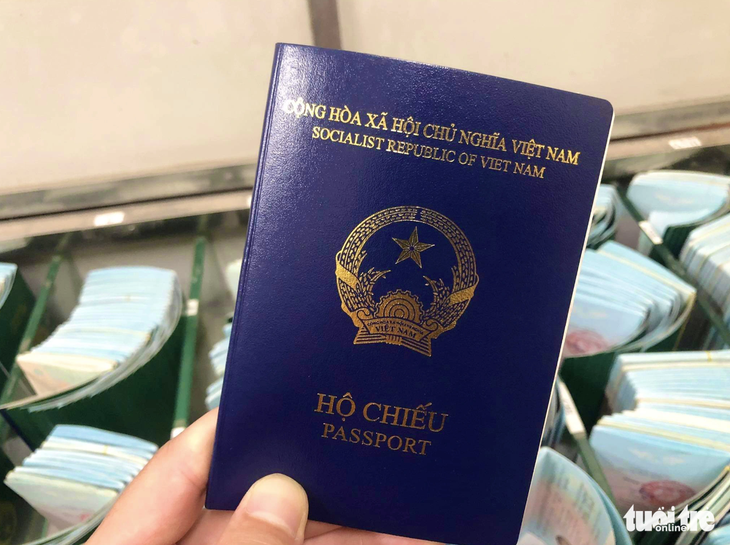 Mẫu hộ chiếu mới của Việt Nam - Ảnh: DANH TRỌNG