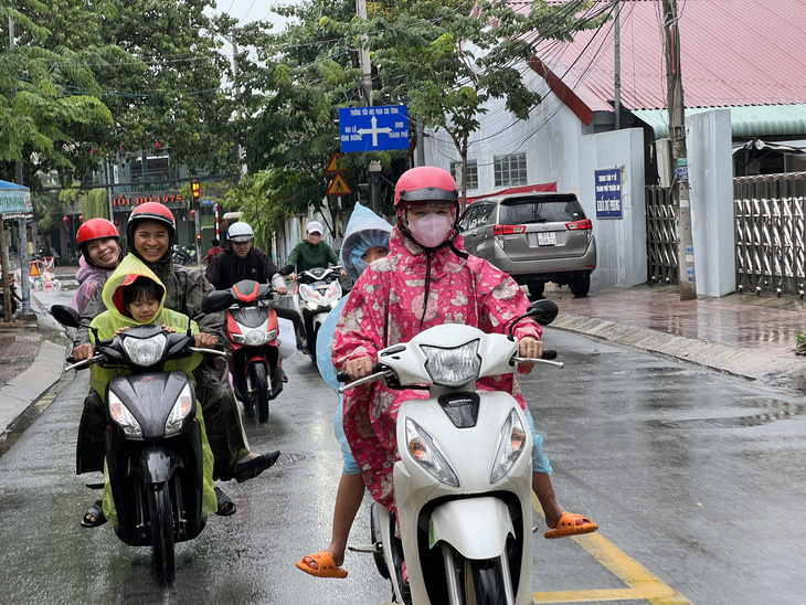 Hôm nay thời tiết Nam Bộ tiếp tục có mưa, đợt mưa này kéo dài nhiều ngày tới - Ảnh: DUYÊN PHAN