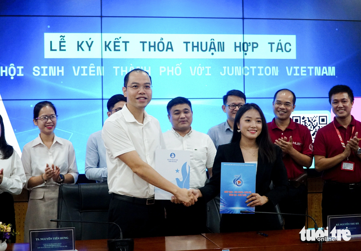Hội Sinh viên Việt Nam TP Hà Nội và Junction Vietnam hợp tác xây dựng sân chơi khởi nghiệp sáng tạo cho giới trẻ - Ảnh: NGUYỄN HIỀN