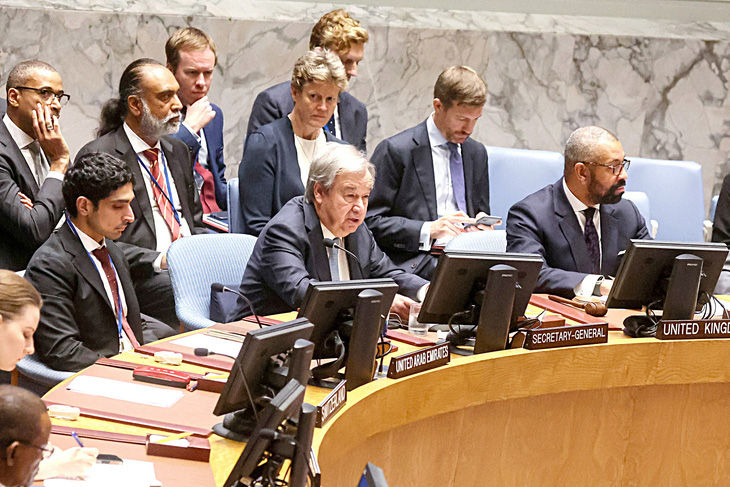 Tổng thư ký Liên Hiệp Quốc António Guterres phát biểu trước Hội đồng Bảo an LHQ trong cuộc họp về AI ngày 18-7 - Ảnh: Reuters
