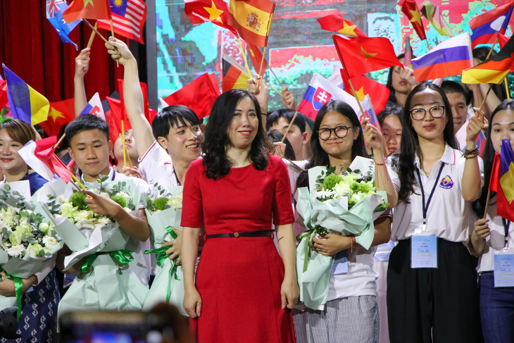 Thứ trưởng Bộ Ngoại giao Lê Thị Thu Hằng tại sự kiện khởi động Trại hè Việt Nam 2023 hồi tháng 7-2023 - Ảnh: DUY LINH