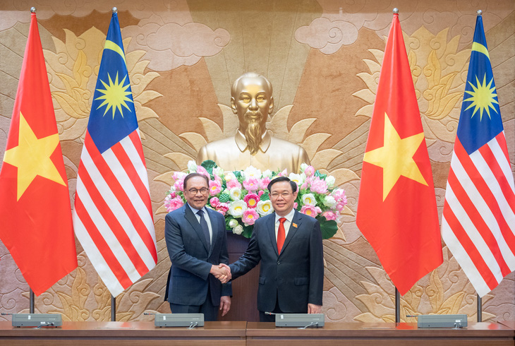 Chủ tịch Quốc hội Vương Đình Huệ tiếp Thủ tướng Malaysia Anwar Ibrahim - Ảnh: quochoi.vn