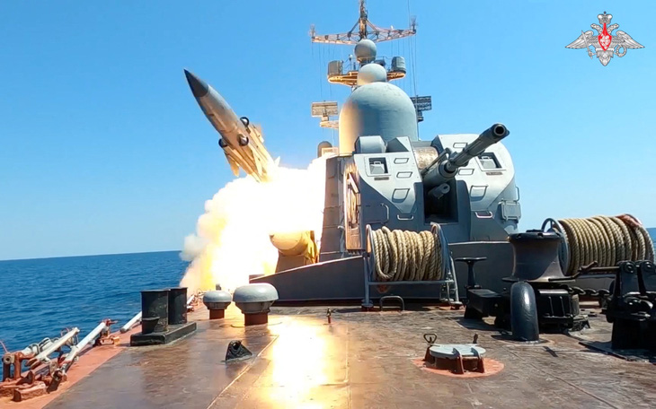 Nga diễn tập bắn đạn thật trên Biển Đen
