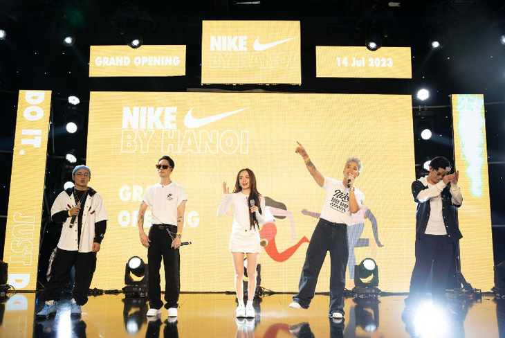 Nike khai trương cửa hàng ‘bản địa hoá’ tại Hà Nội - Ảnh 2.