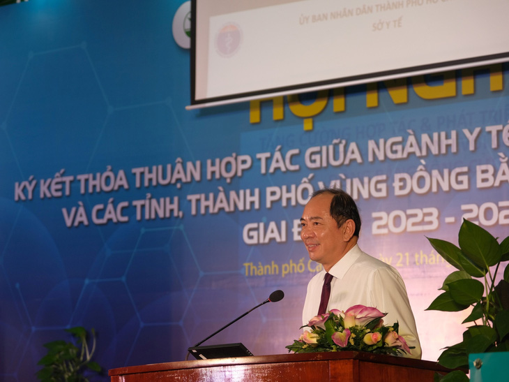 Ông Tăng Chí Thượng - giám đốc Sở Y tế TP.HCM - phát biểu tại buổi ký kết hợp tác y tế với 13 tỉnh thành Đồng bằng sông Cửu Long - Ảnh: T.LŨY