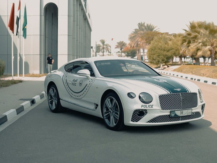 Bentley Continental GT 300.000 USD gia nhập đội xe 'khủng' của cảnh sát Dubai - Ảnh 1.