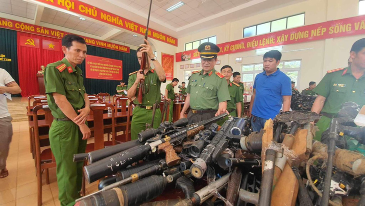 Trong 40 ngày, lực lượng Công an tỉnh Đắk Lắk đã thu hồi được 4.576 vũ khí các loại - Ảnh: TÂM AN