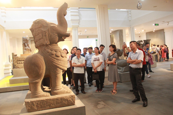 Cổ vật trưng bày tại Bảo tàng Điêu khắc Chăm Đà Nẵng - Ảnh: TRƯỜNG TRUNG