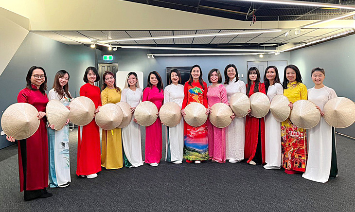Áo dài sẽ xuất hiện ở sân đấu World Cup nữ 2023 thông qua nhóm múa kiều bào Việt Nam tại New Zealand - Ảnh: TR.N.