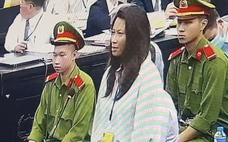 Vụ chuyến bay giải cứu, nữ bị cáo xin được chịu án thay cựu phó giám đốc Công an Hà Nội