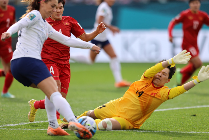 Kim Thanh có 5 pha cản phá thành công trong trận thua Mỹ 0-3 tại Worrld Cup nữ 2023 - Ảnh: ĐỨC ĐỒNG