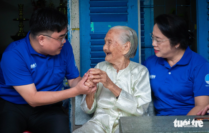 Ngày cao điểm Uống nước nhớ nguồn của chiến sĩ tình nguyện TP.HCM