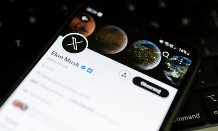 Logo mới của Twitter xuất hiện trên dòng trạng thái của tỉ phú Elon Musk - Ảnh: Mateusz Słodkowski/ZUMA Press Wire/Shutterstock