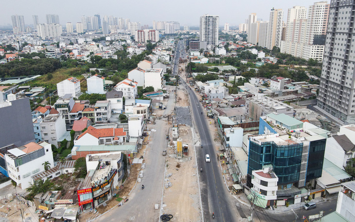 Làm suốt 8 năm, đường Lương Định Của dài 2,5km vẫn đang dừng vì vướng 3 căn nhà