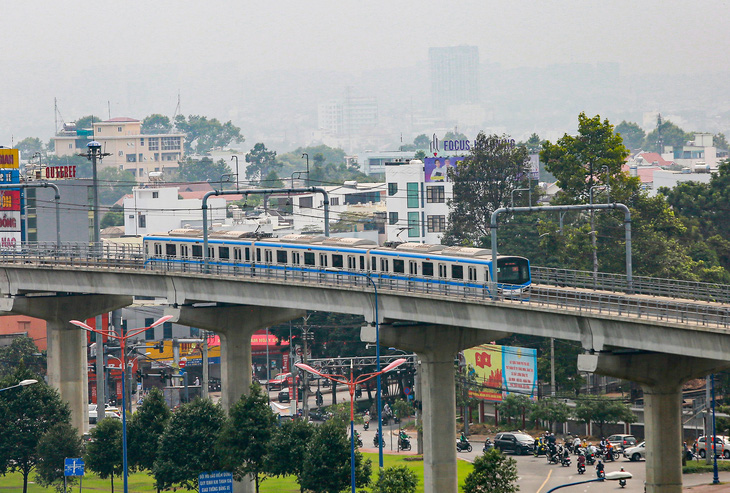 Tuyến metro số 1, đoạn đường ray trên cao ở TP Thủ Đức - Ảnh: PHƯƠNG NHI