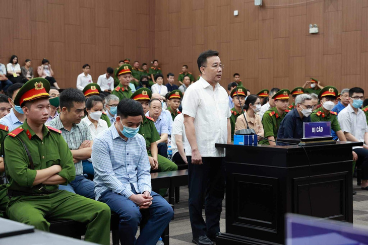 Bị cáo Chử Xuân Dũng - cựu phó chủ tịch UBND TP Hà Nội - trong phiên tòa sơ thẩm - Ảnh: NAM ANH