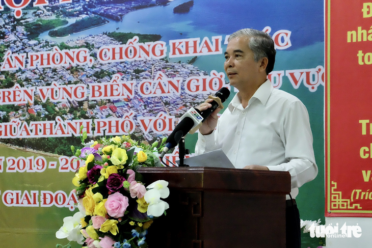 Ông Ngô Minh Châu, phó chủ tịch UBND TP.HCM, phát biểu tại hội nghị - Ảnh: PHƯƠNG NHI
