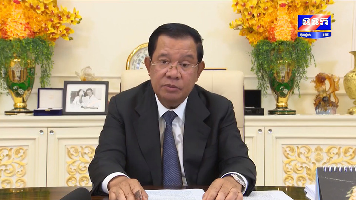 Ảnh chụp màn hình chương trình truyền hình nơi Thủ tướng Campuchia Hun Sen tuyên bố từ chức