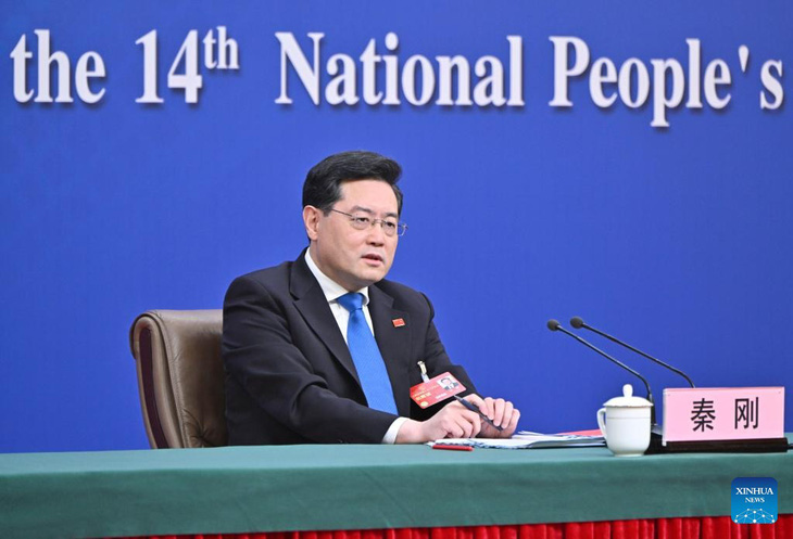 Ngoại trưởng Trung Quốc Tần Cương dự cuộc họp báo về chính sách đối ngoại và quan hệ ngoại giao của Trung Quốc bên lề kỳ họp Quốc hội Trung Quốc tại Bắc Kinh ngày 7-3 - Ảnh: TÂN HOA XÃ