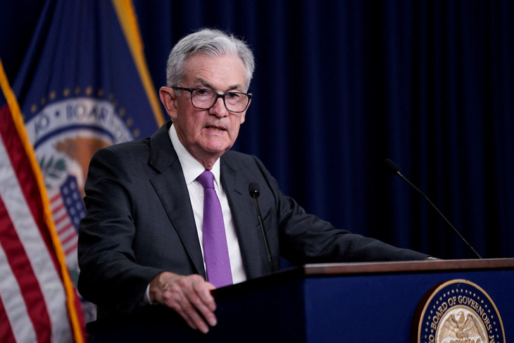 Chủ tịch Fed, ông Jerome Powell, tại cuộc họp báo về tăng lãi suất sáng 27-7, giờ Việt Nam - Ảnh: REUTERS