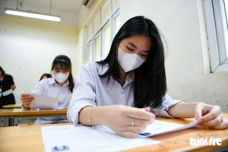 Học sinh tham dự kỳ thi tốt nghiệp THPT năm 2023 tại Hà Nội - Ảnh: NAM TRẦN