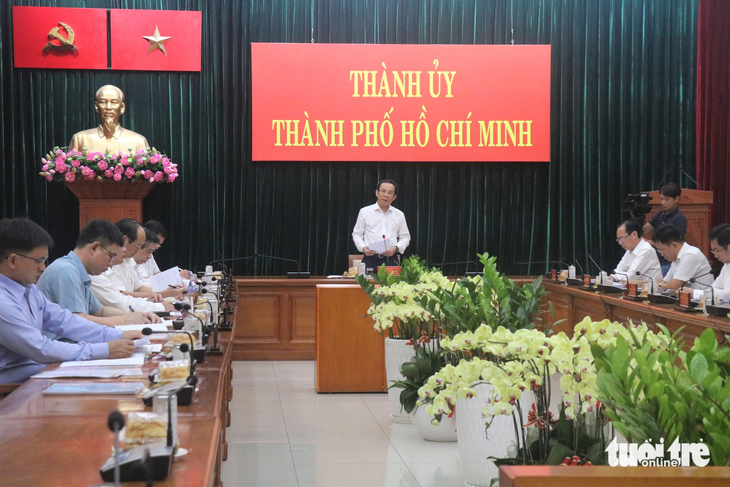 Bí thư Thành ủy TP.HCM Nguyễn Văn Nên chủ trì phiên họp ngày 27-7 - Ảnh: CẨM NƯƠNG
