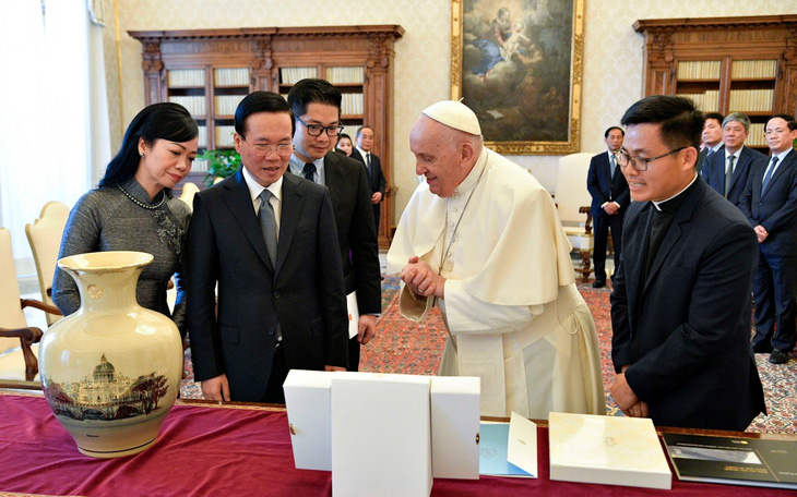 Chủ tịch nước Võ Văn Thưởng gặp Giáo hoàng Francis