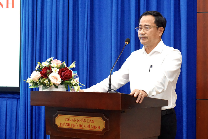 Ông Lê Thanh Phong, chánh án Tòa án nhân dân TP.HCM, phát biểu tại hội nghị - Ảnh: TUYẾT MAI