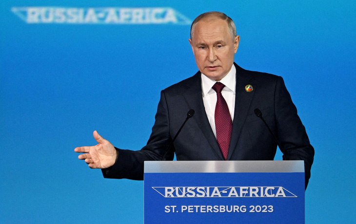 Ông Putin phát biểu khai mạc hội nghị thượng đỉnh Nga - châu Phi tại thành phố St. Petersburg, ngày 27-7 - Ảnh: REUTERS