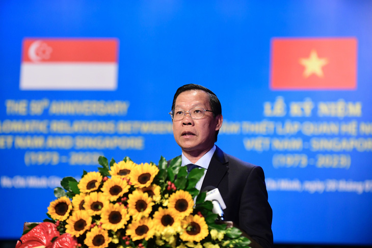 Chủ tịch UBND TP.HCM Phan Văn Mãi phát biểu tại lễ kỷ niệm - Ảnh: QUANG ĐỊNH
