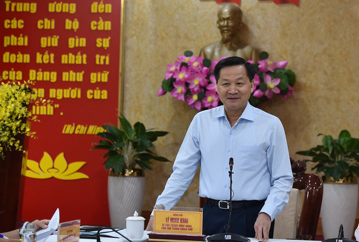 Phó thủ tướng Lê Minh Khái yêu cầu tập trung tháo gỡ điểm nghẽn giao thông để tạo động lực phát triển - Ảnh: VGP