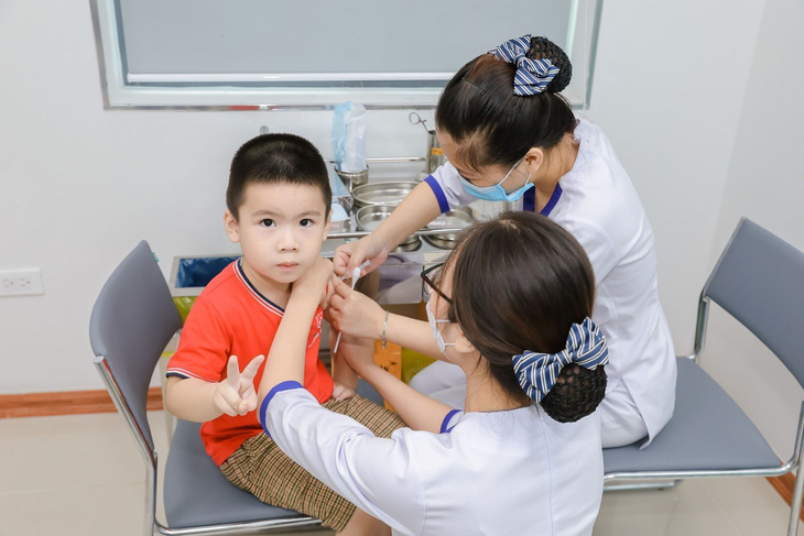 VNVC hiện có hơn 40 loại vắc xin phòng gần 50 bệnh truyền nhiễm cho trẻ em và người lớn - Ảnh: Mộc Miên
