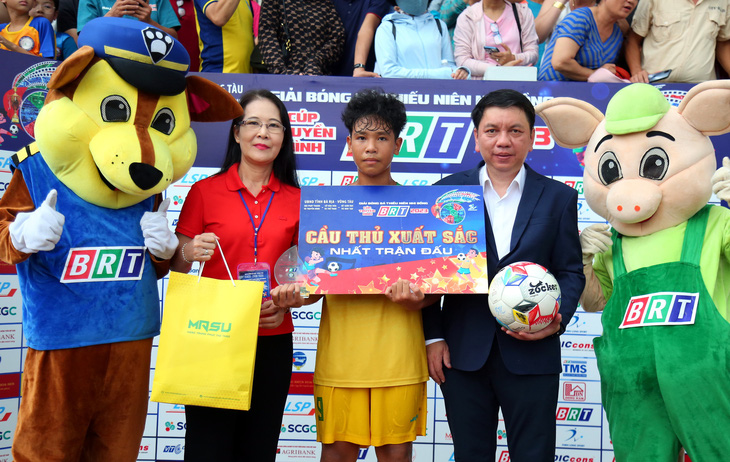 Cầu thủ Đỗ Minh Phúc - U13 Vũng Tàu - xuất sắc nhất trận chung kết - Ảnh: Đ.H.
