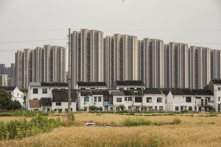 Các tòa nhà dân cư ở thành phố Vô Tích, Trung Quốc - Ảnh: BLOOMBERG
