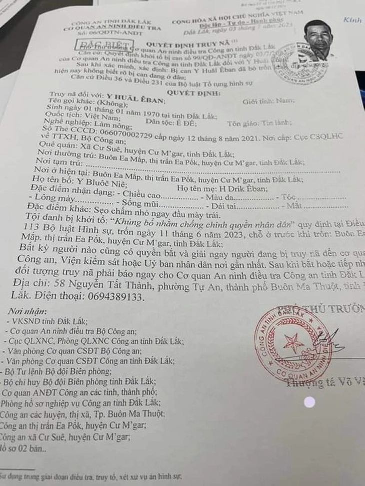 Quyết định truy nã tội “khủng bố nhằm chống chính quyền nhân dân” theo điều 113 Bộ luật Hình sự đối với Y Huăl Ê Ban (53 tuổi, dân tộc Ê Đê, trú Buôn Ea Mắp, thị trấn Ea Pốk, Cư M’gar) - C.A.