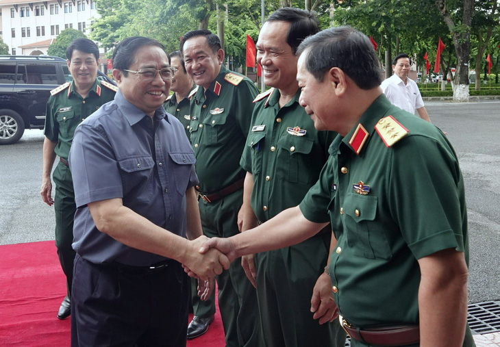 Thủ tướng Chính phủ Phạm Minh Chính dự và chỉ đạo Hội nghị Quân chính toàn quân 6 tháng đầu năm 2023 - Ảnh: THỤY DU
