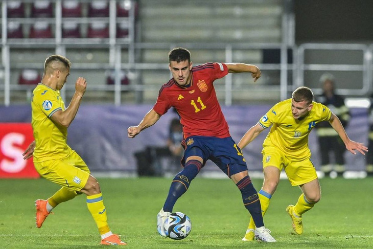 U21 Tây Ban Nha cũng thắng đậm Ukraine - Ảnh: REUTERS