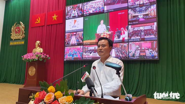 Ông Bùi Xuân Cường, phó chủ tịch UBND TP.HCM, phát biểu tại điểm cầu TP.HCM - Ảnh: MINH HÒA