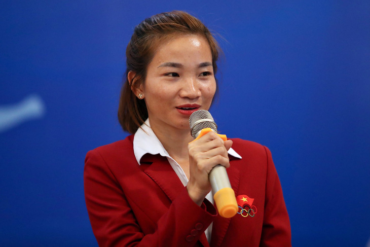 Nguyễn Thị Oanh gửi lời cảm ơn Quỹ hỗ trợ tài năng trẻ Việt Nam tại sự kiện - Ảnh: LÊ ĐỨC